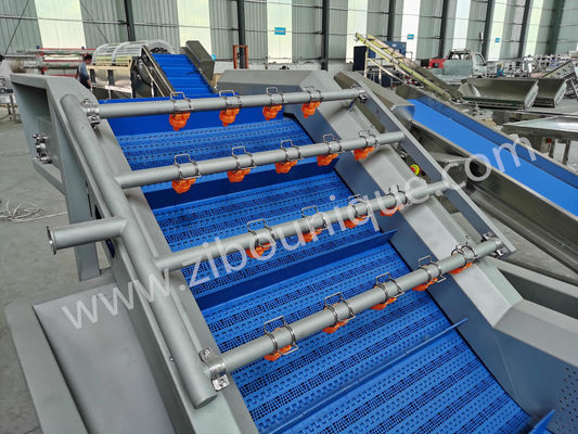 Un réservoir de nettoyage de la salade à bulles pour les fruits et légumes