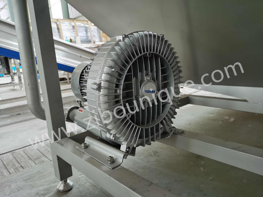 Un réservoir de nettoyage de la salade à bulles pour les fruits et légumes