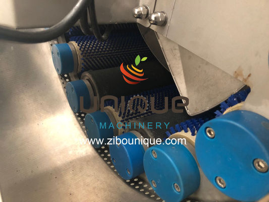 Rouleau de pellicule abrasif en émeraude de carborundum pour machine de pellicule de pommes de terre en acier inoxydable 304